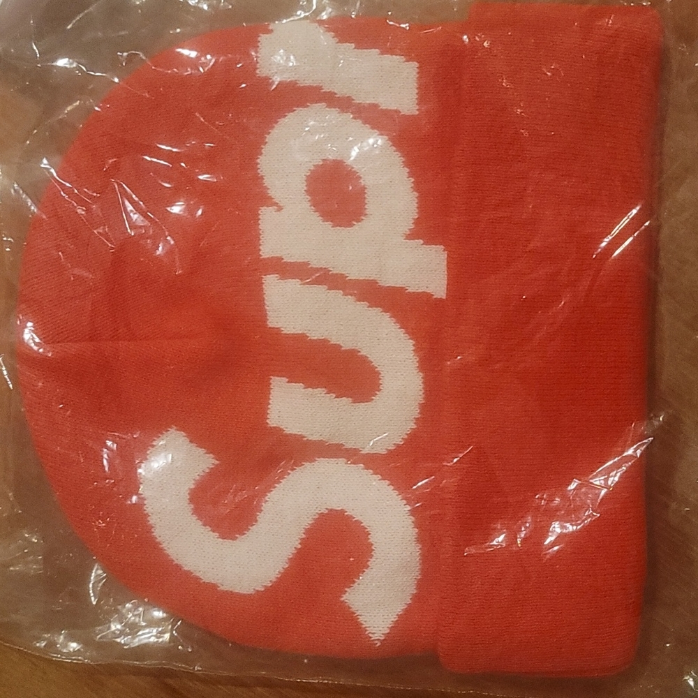Supreme Big Logo Beanie
